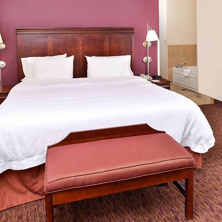 Hampton Inn & Suites Манси Экстерьер фото