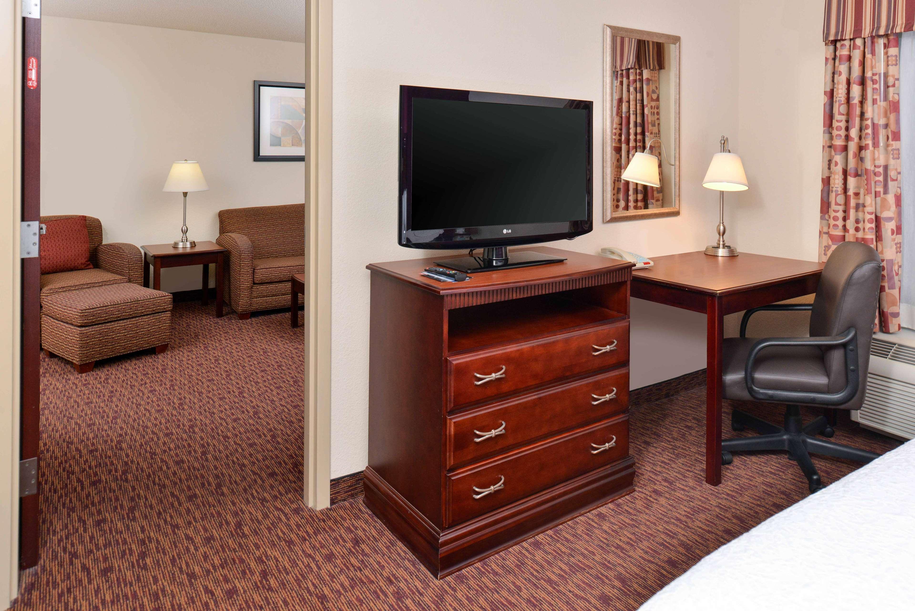 Hampton Inn & Suites Манси Экстерьер фото