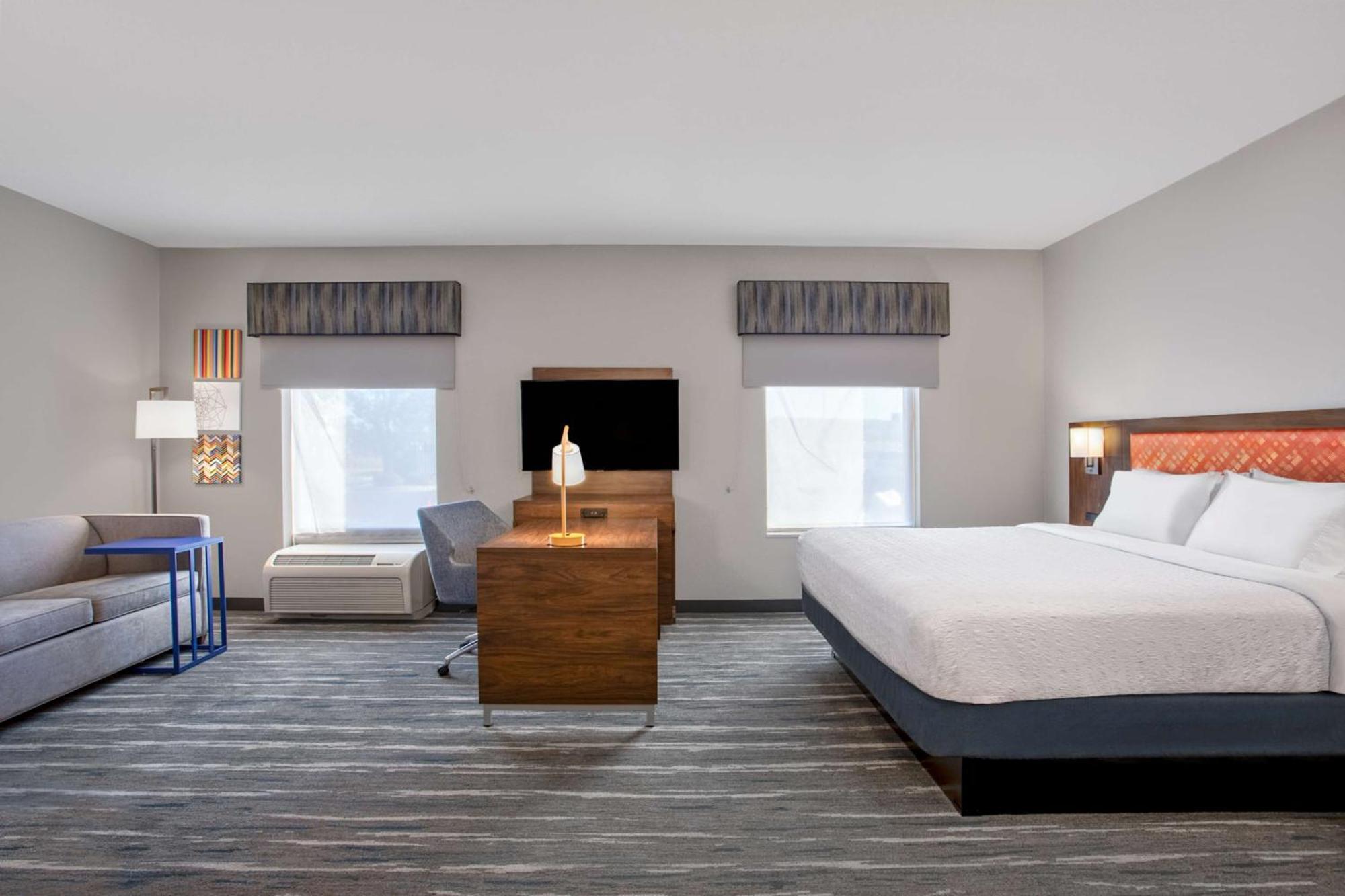 Hampton Inn & Suites Манси Экстерьер фото