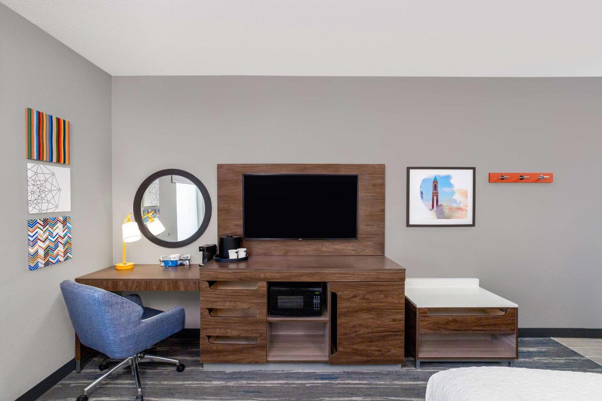 Hampton Inn & Suites Манси Экстерьер фото