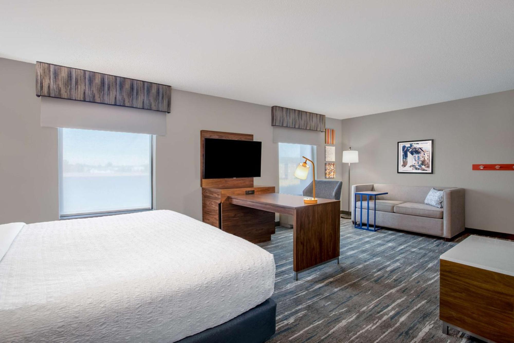 Hampton Inn & Suites Манси Экстерьер фото