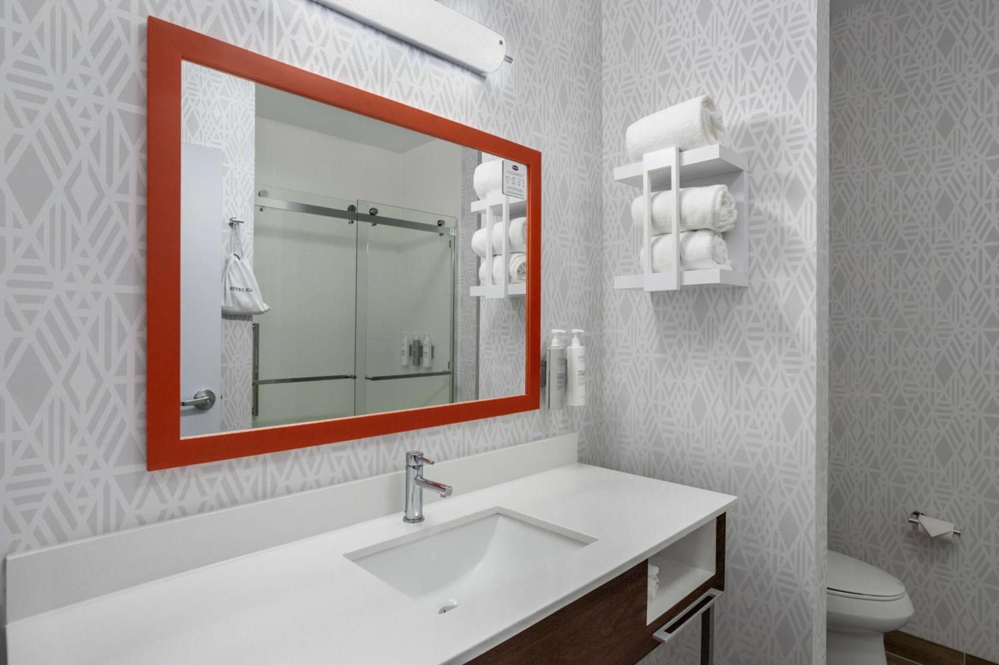 Hampton Inn & Suites Манси Экстерьер фото