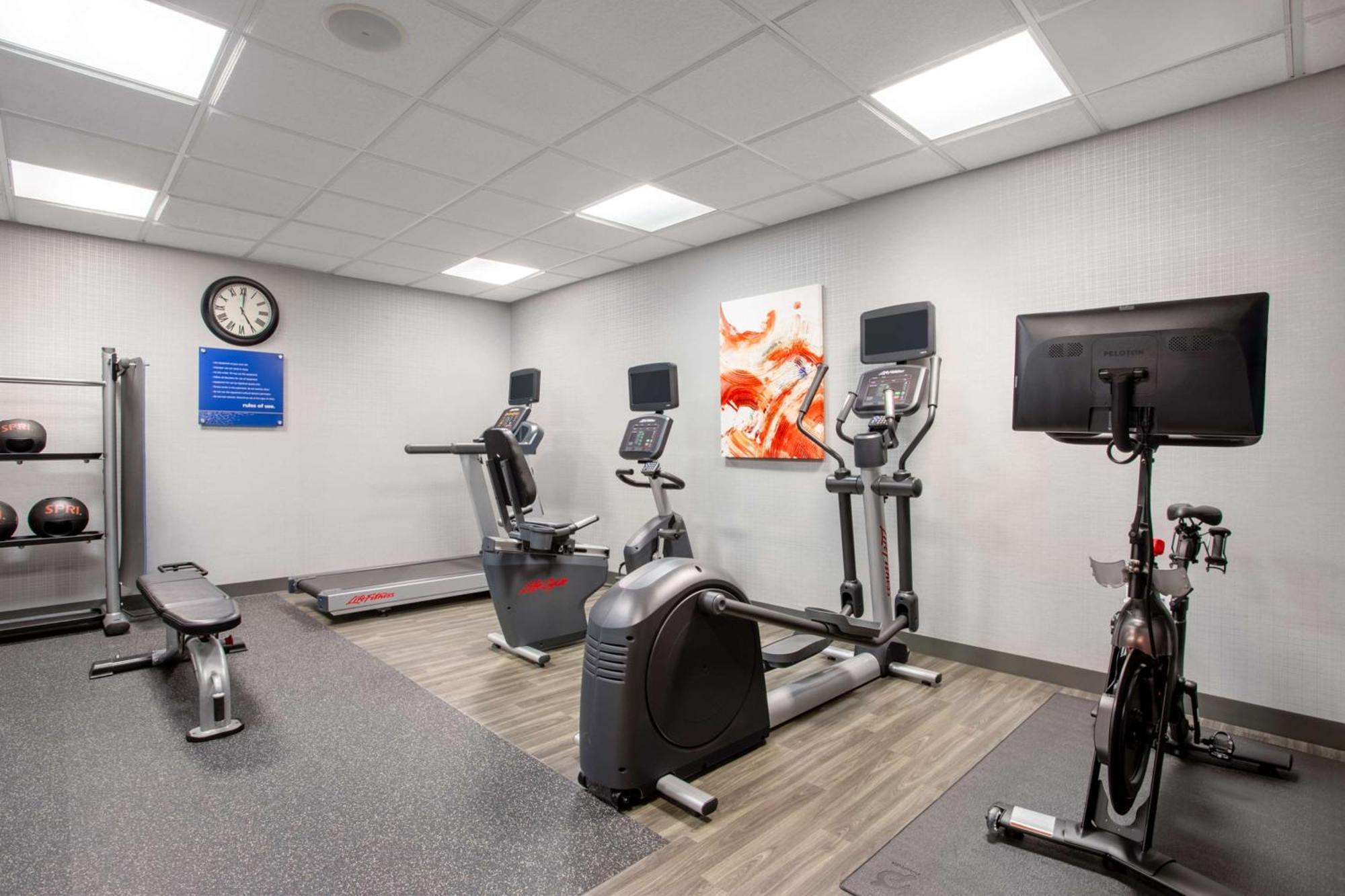 Hampton Inn & Suites Манси Экстерьер фото
