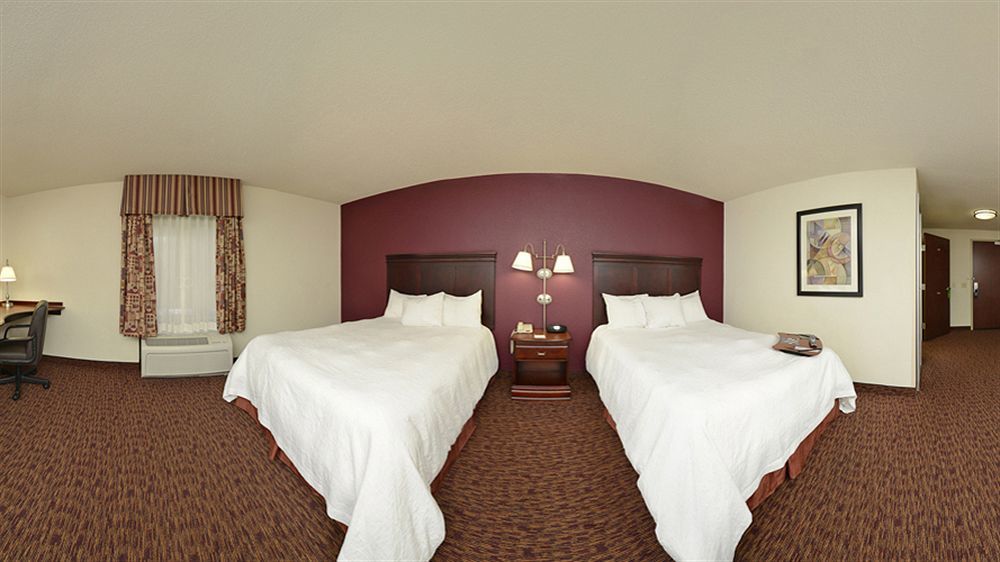 Hampton Inn & Suites Манси Экстерьер фото